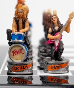 Jeu d'Échecs Jazz vs Rock - Échiquier en bois laqué noir & Pièces en résine