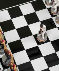 Jeu d'Échecs Jazz vs Rock - Échiquier en bois laqué noir & Pièces en résine